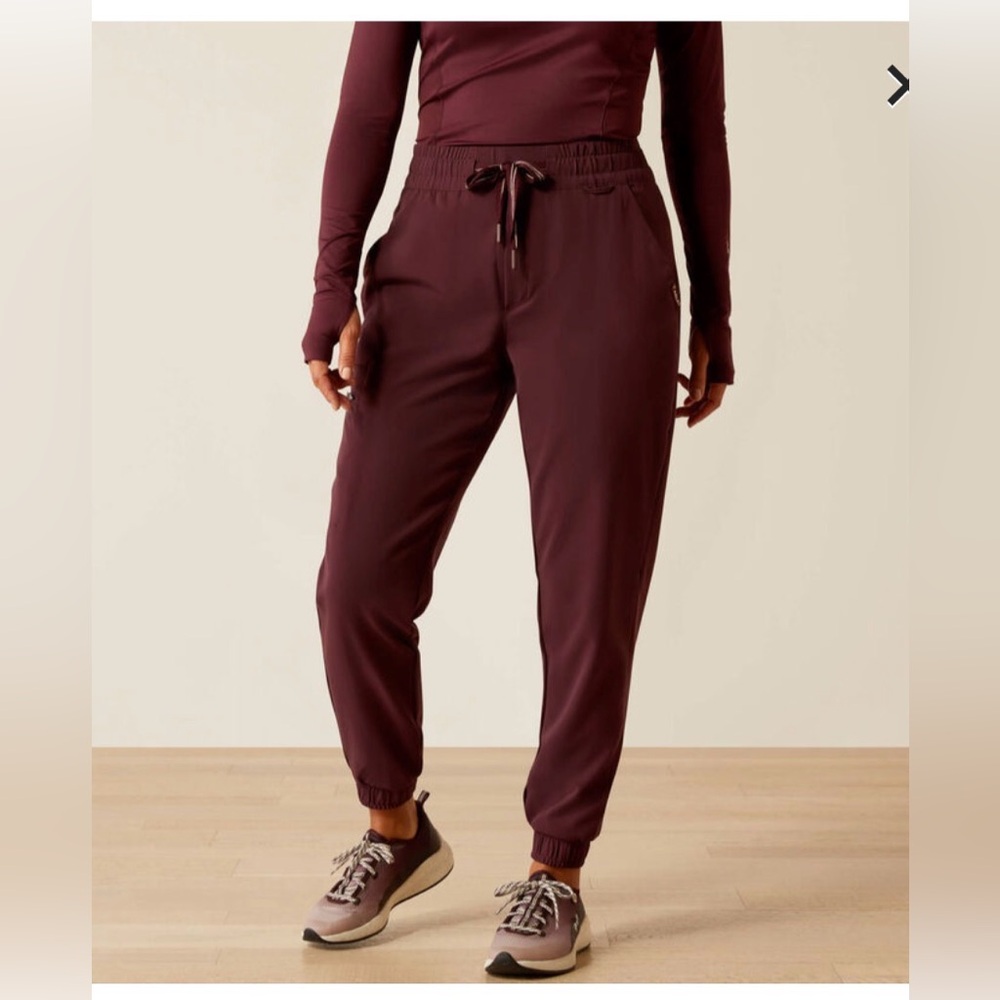 Women's Ariat Stretch Jogger scrub Pants in Deep Burgundy nwt